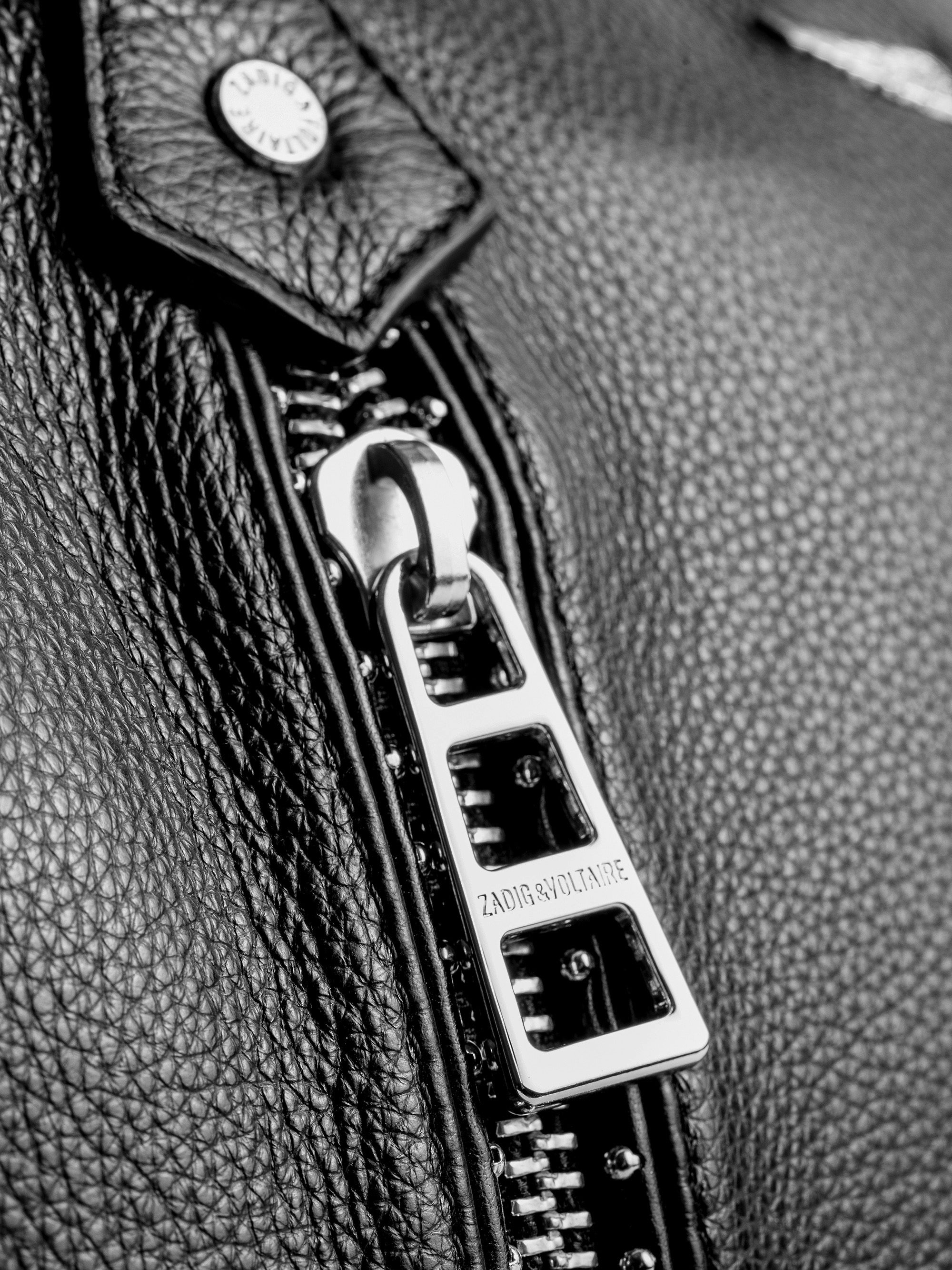 Sunny Medium Studs Bag - Iconic Sunny Medium bag in grained leather adorned with silver studs.